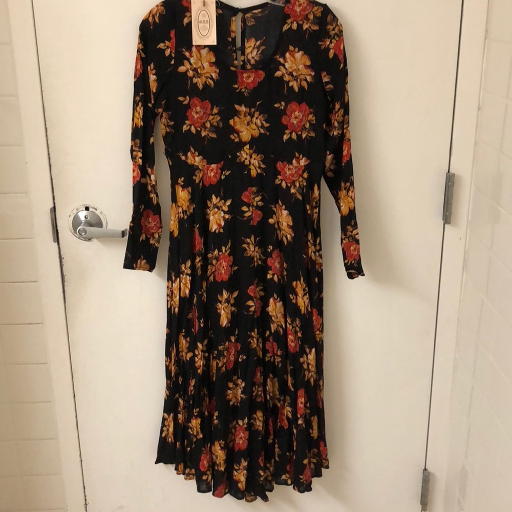 NWT stunning button up dress